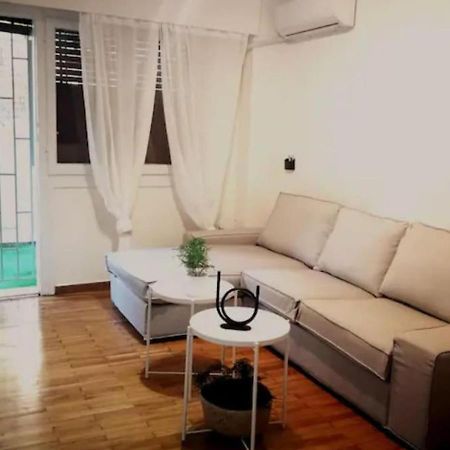 Apartment With Private Patio Athena Bagian luar foto