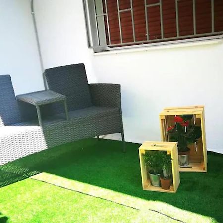Apartment With Private Patio Athena Bagian luar foto