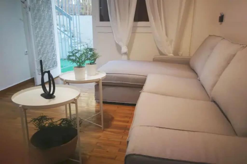 Apartment With Private Patio Athena Bagian luar foto