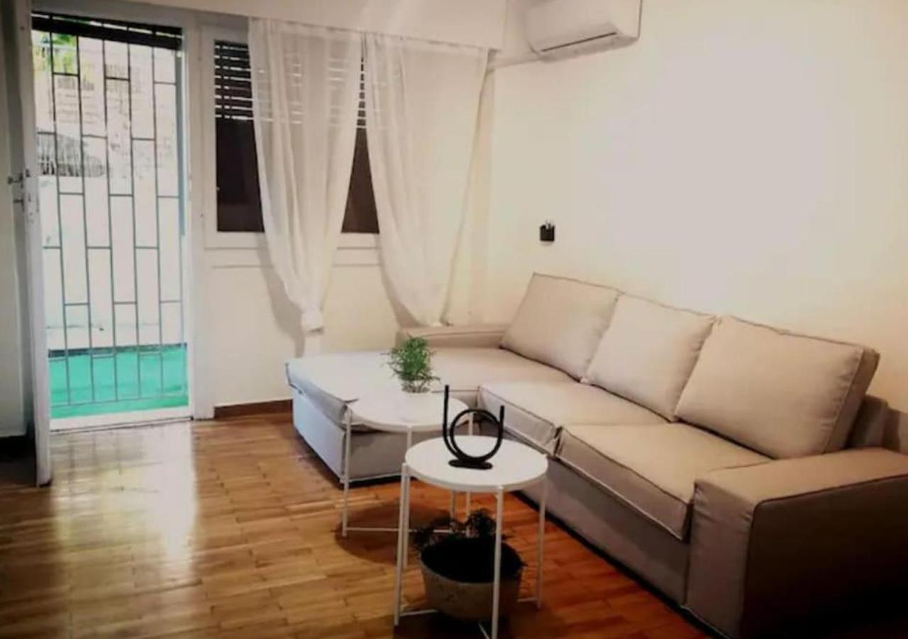 Apartment With Private Patio Athena Bagian luar foto