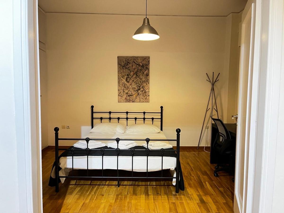 Apartment With Private Patio Athena Bagian luar foto