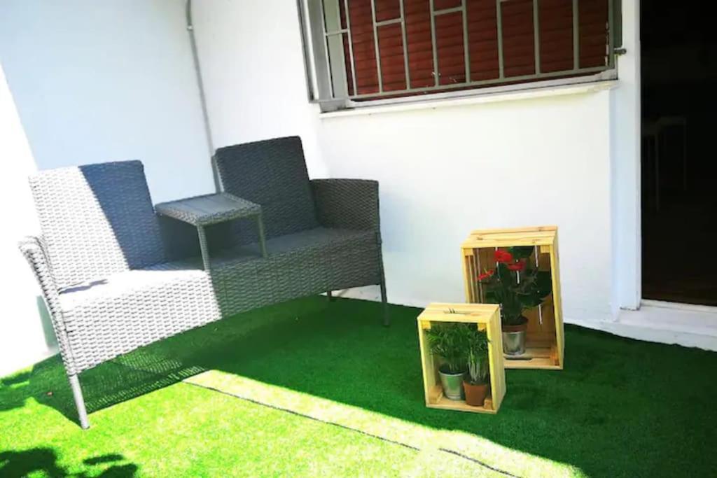 Apartment With Private Patio Athena Bagian luar foto