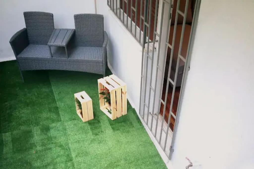 Apartment With Private Patio Athena Bagian luar foto