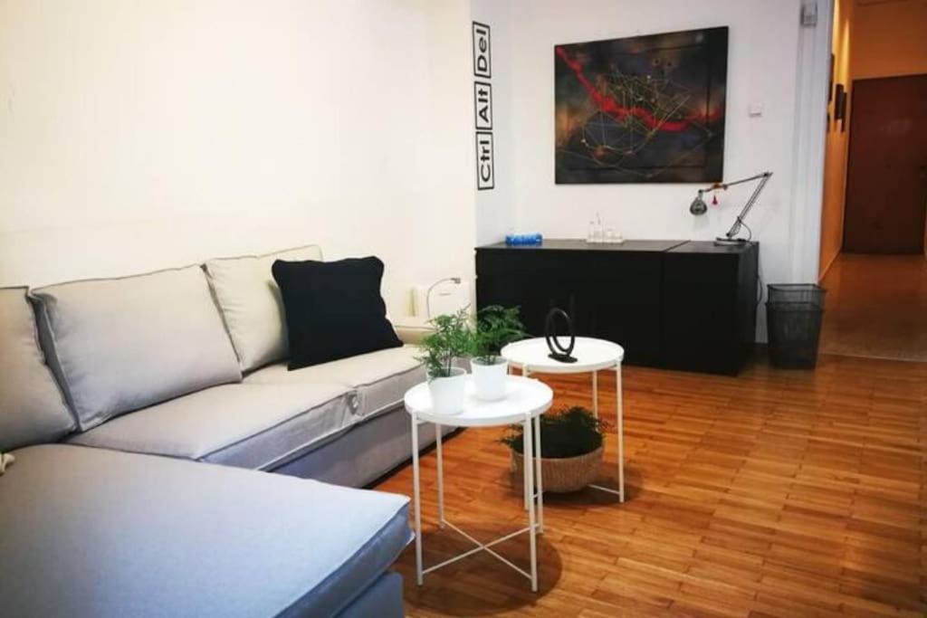 Apartment With Private Patio Athena Bagian luar foto